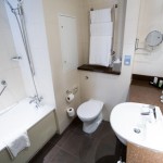 Crowne Plaza London Ealing Review Executive Bathroom