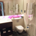 Hilton London Heathrow Airport Terminal 5 Review bathrom