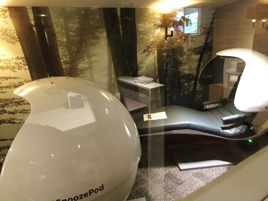 Aspire Business Lounge Serviceair Luton Airport Review Massage Spa