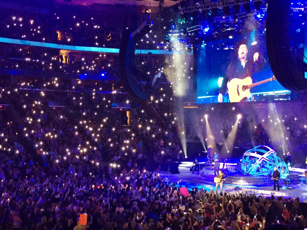 Garth Brooks Review 2016 Tour