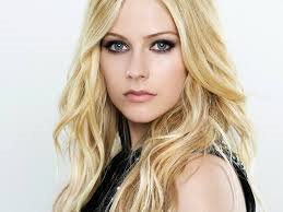 Enjoy Celebrity Radio’s Avril Lavigne Plagiarism…. Avril Lavigne is a big Star, but she does seem to have a collection of hugely recognisable songs. Lavigne also performed […]