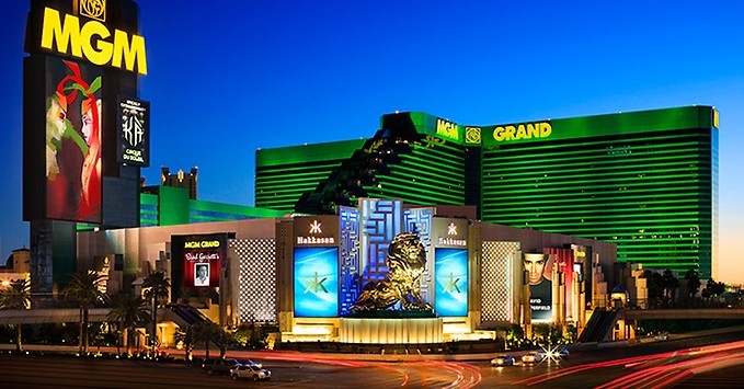 Enjoy Celebrity Radio’s MGM Grand Las Vegas Review ~ Rooms / Restaurant / Shows / Spa….. If you asked 100 people to name any hotel […]