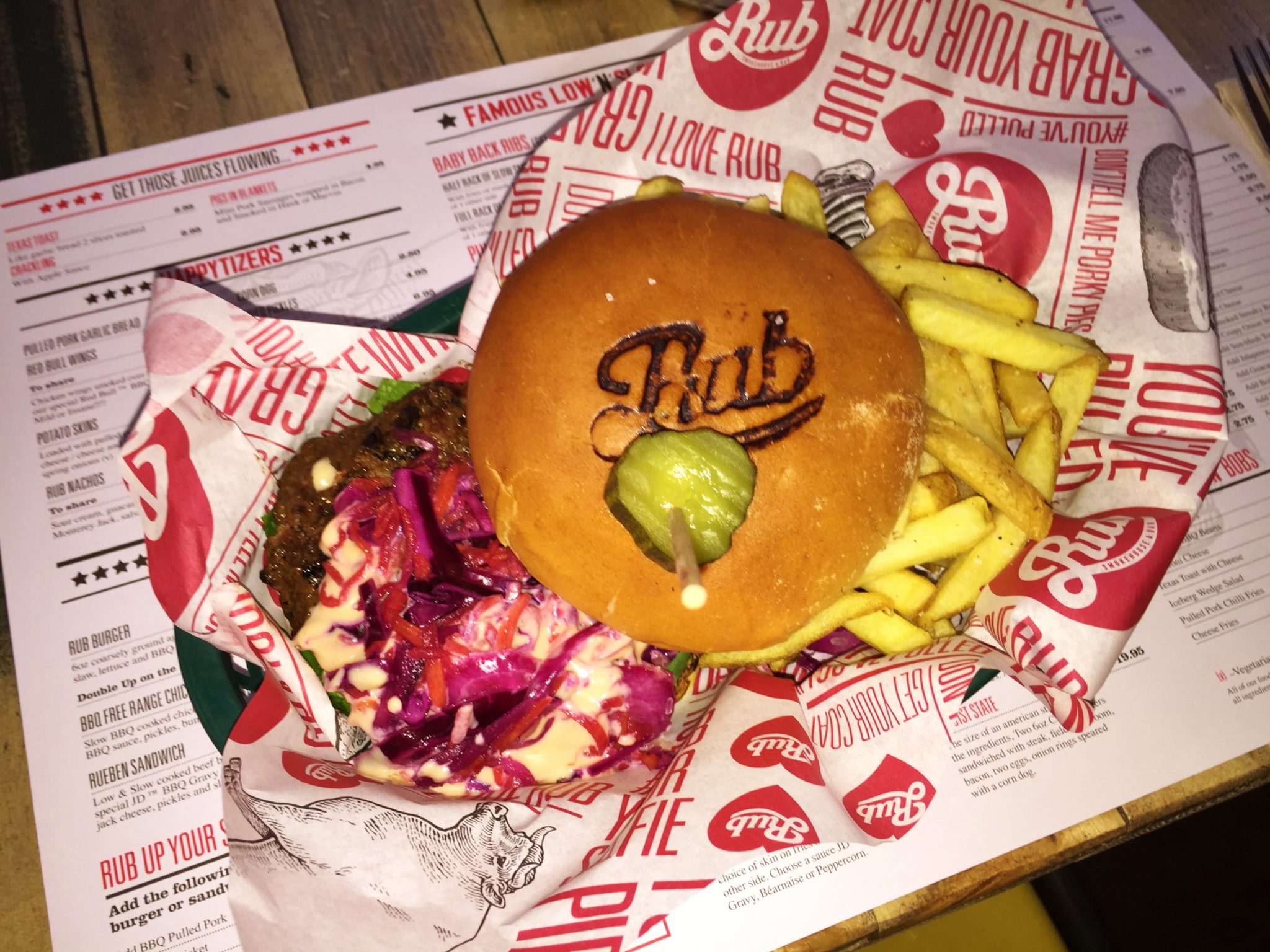 Enjoy Celebrity Radio’s Rub Smokehouse & Bar Nottingham Review 2015…. Rub is a upbeat, hearty BBQ restaurant with it routes firmly in the South of the […]