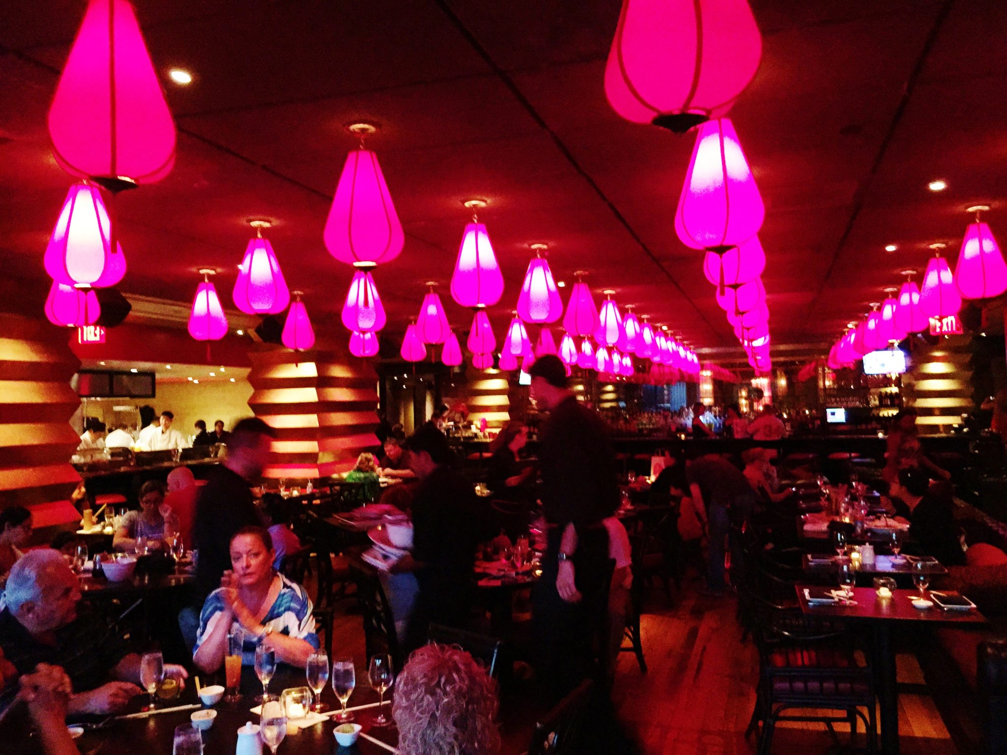 Enjoy Celebrity Radio’s Review Red Lantern Foxwoods Resort 2015…. Red Lantern is a delightful Asian Fusion eatery mixing the best of Chinese and Japanese cuisine. […]